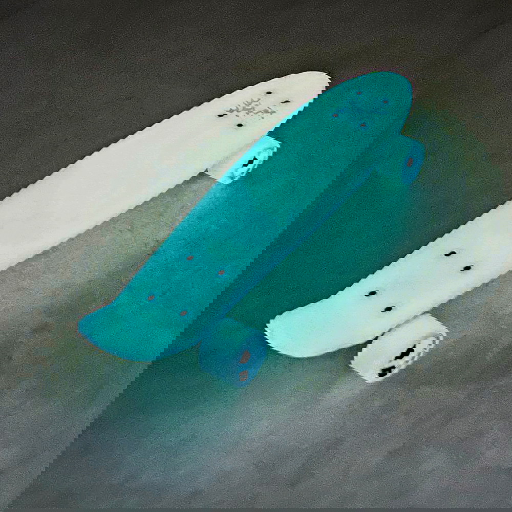NKX Deluxe Skateboard 22"