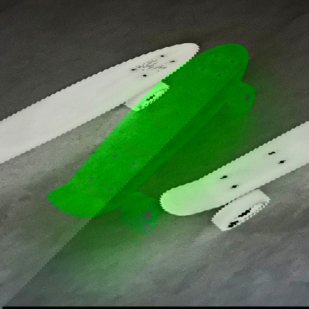 NKX Deluxe Skateboard 22"