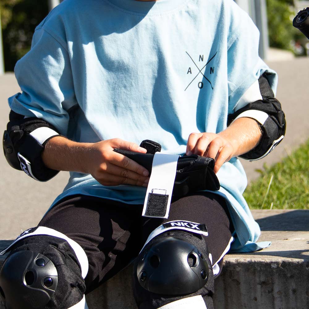 NKX Pro Kids Wrist Guards