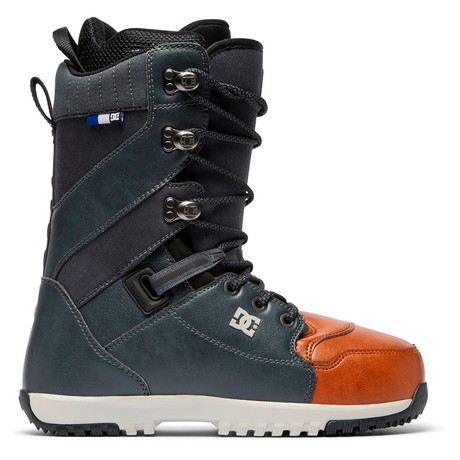 DC Mutiny Snowboard Boots